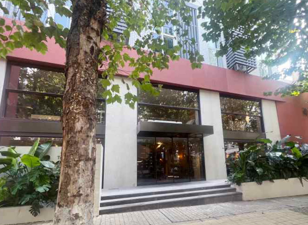 vertilux-sliding-glass-in-dubai1